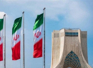 إيران تحظر السفر بين المدن وتمدد إغلاق المدارس والجامعات